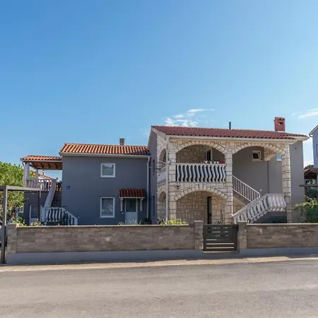 Apartman Limia *