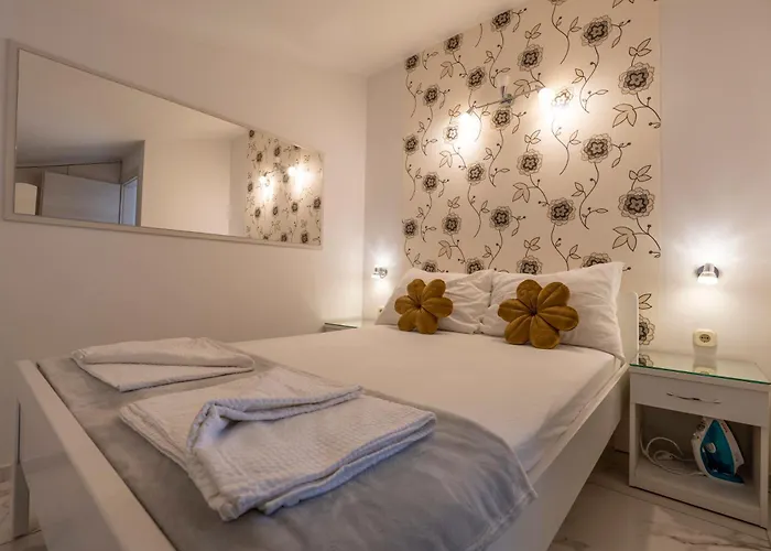 Limia 아파트 풀라